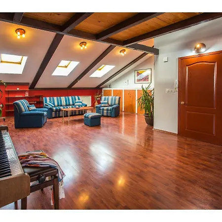 Riva Royal Lounge アパート *