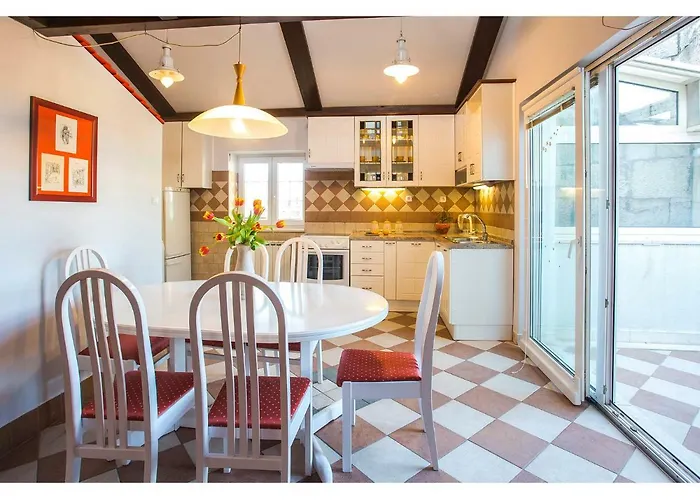 Апартаменти Riva Royal Lounge